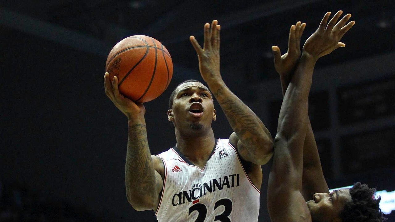 No. 15 Cincinnati beats Central Florida 69-51